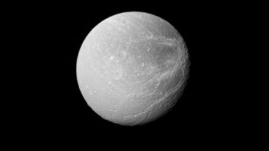 Satürn’ün Uydusu Dione